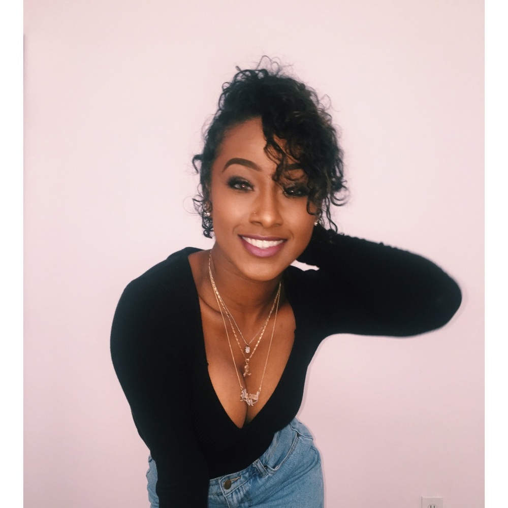 Meet your Posher, Davona